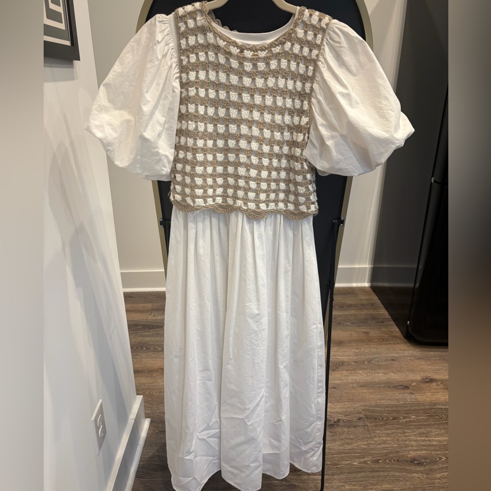 En Saison White w/crochet vest Midi Dress